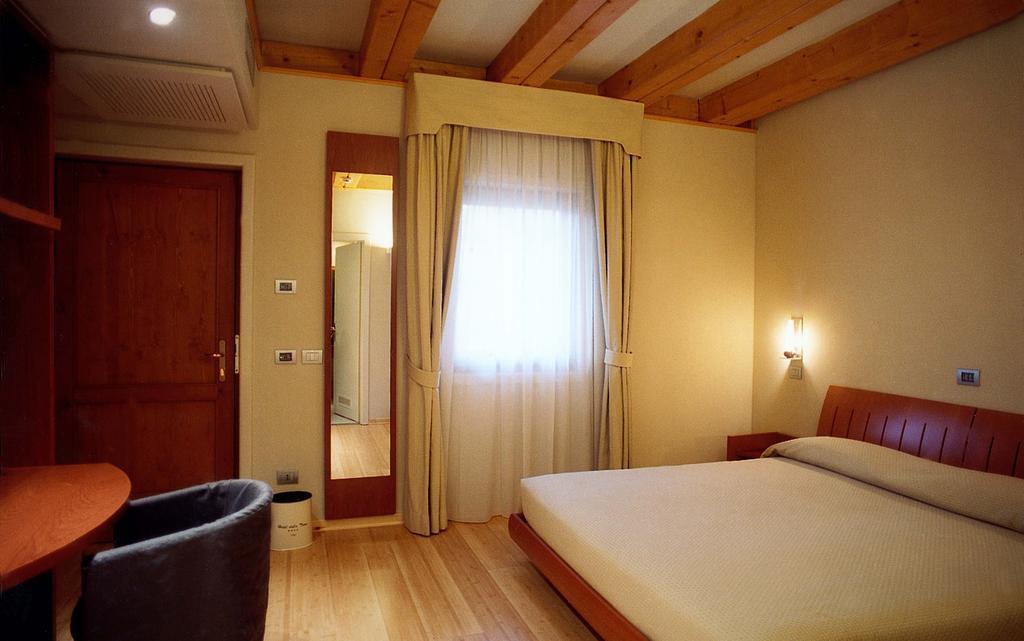 Hotel Della Torre 1850 Ponte San Marco 部屋 写真