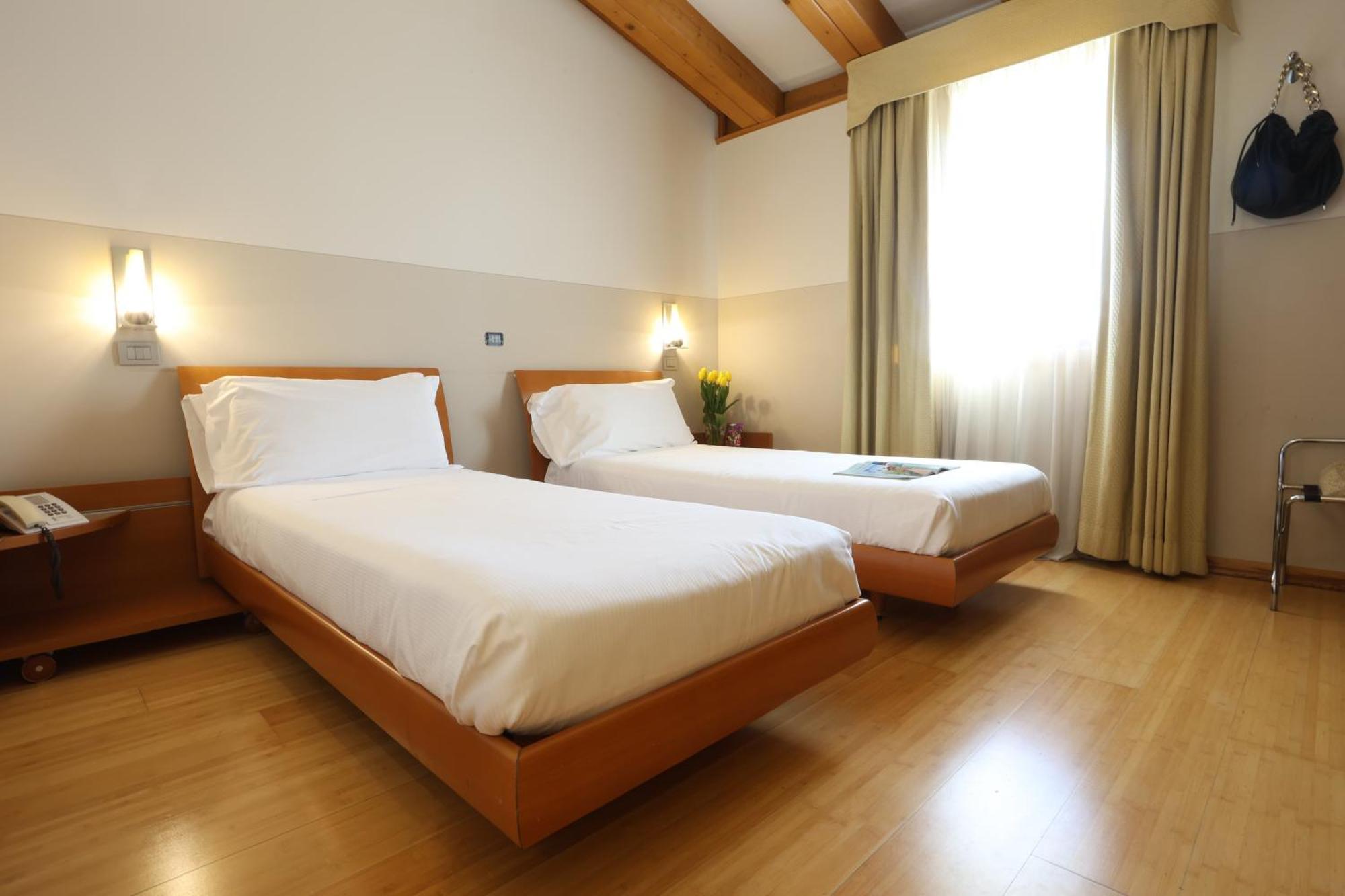 Hotel Della Torre 1850 Ponte San Marco エクステリア 写真