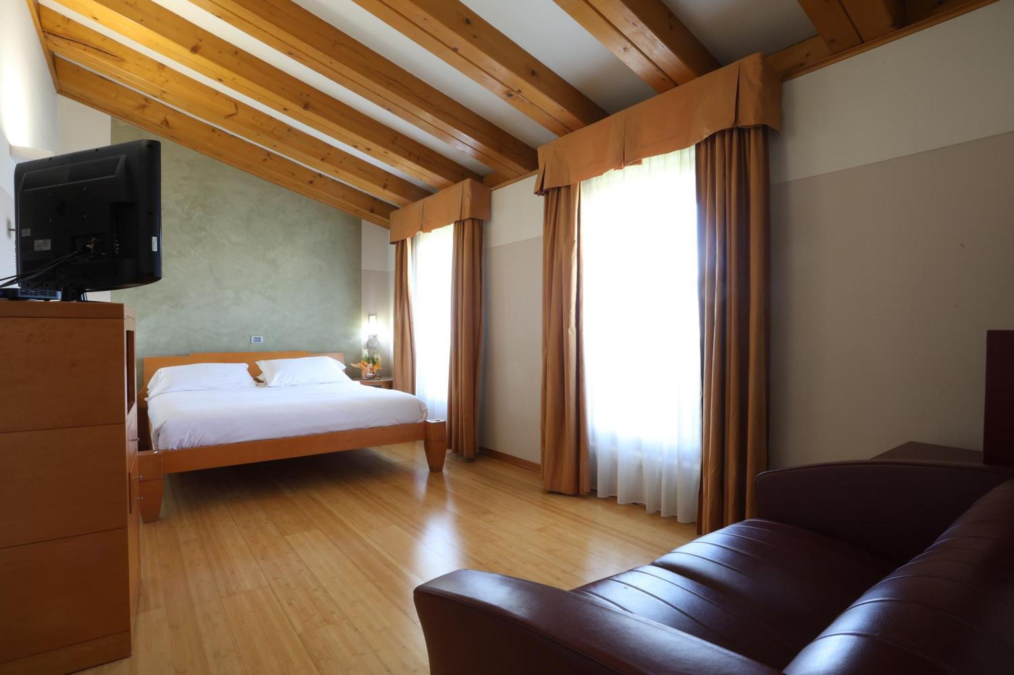 Hotel Della Torre 1850 Ponte San Marco エクステリア 写真