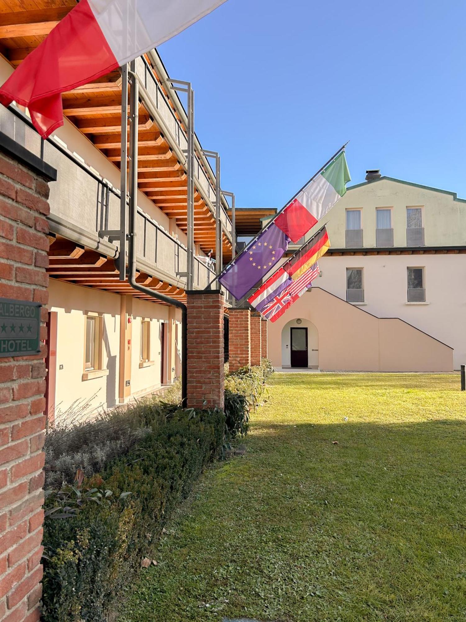 Hotel Della Torre 1850 Ponte San Marco エクステリア 写真