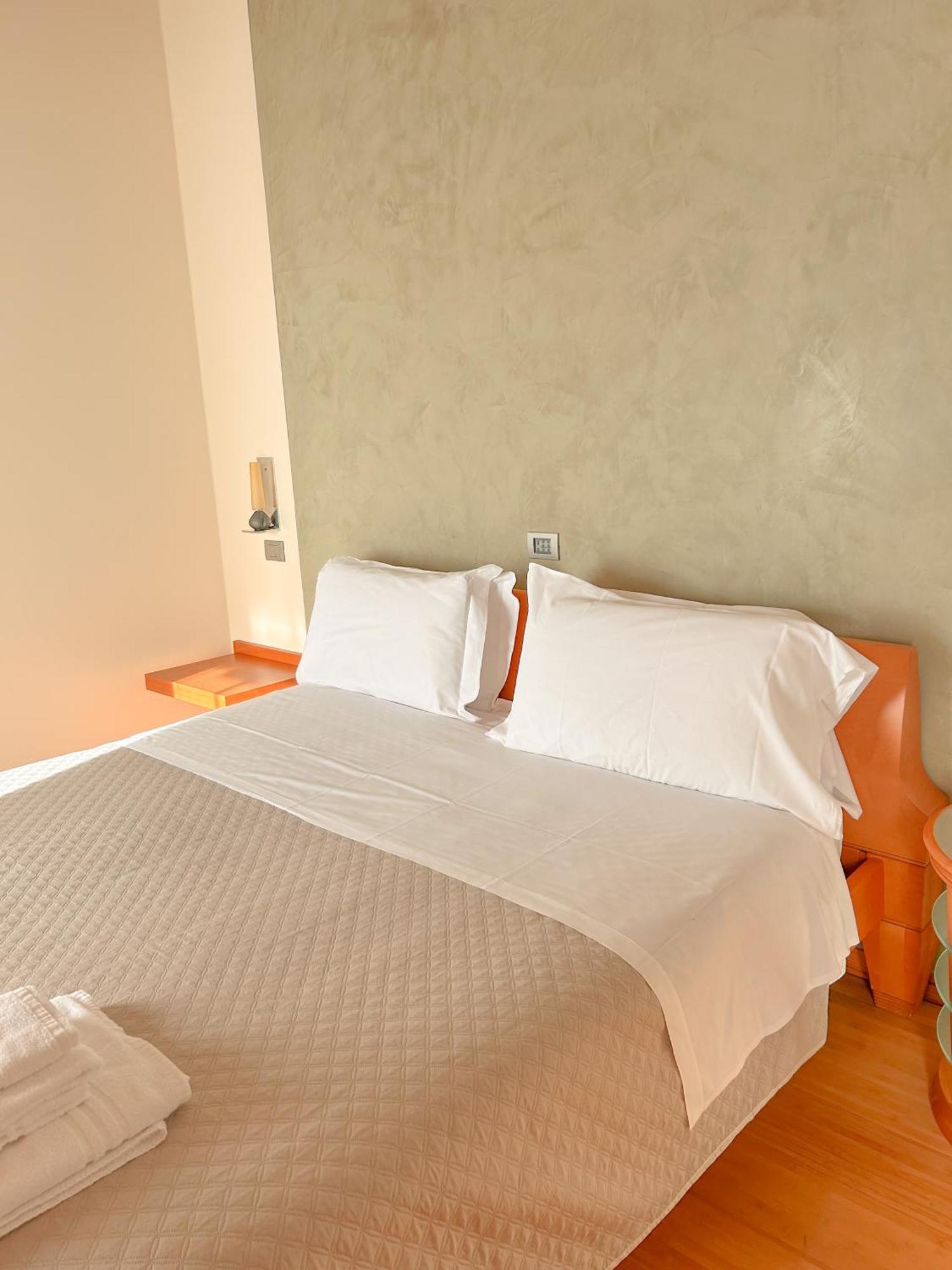 Hotel Della Torre 1850 Ponte San Marco エクステリア 写真